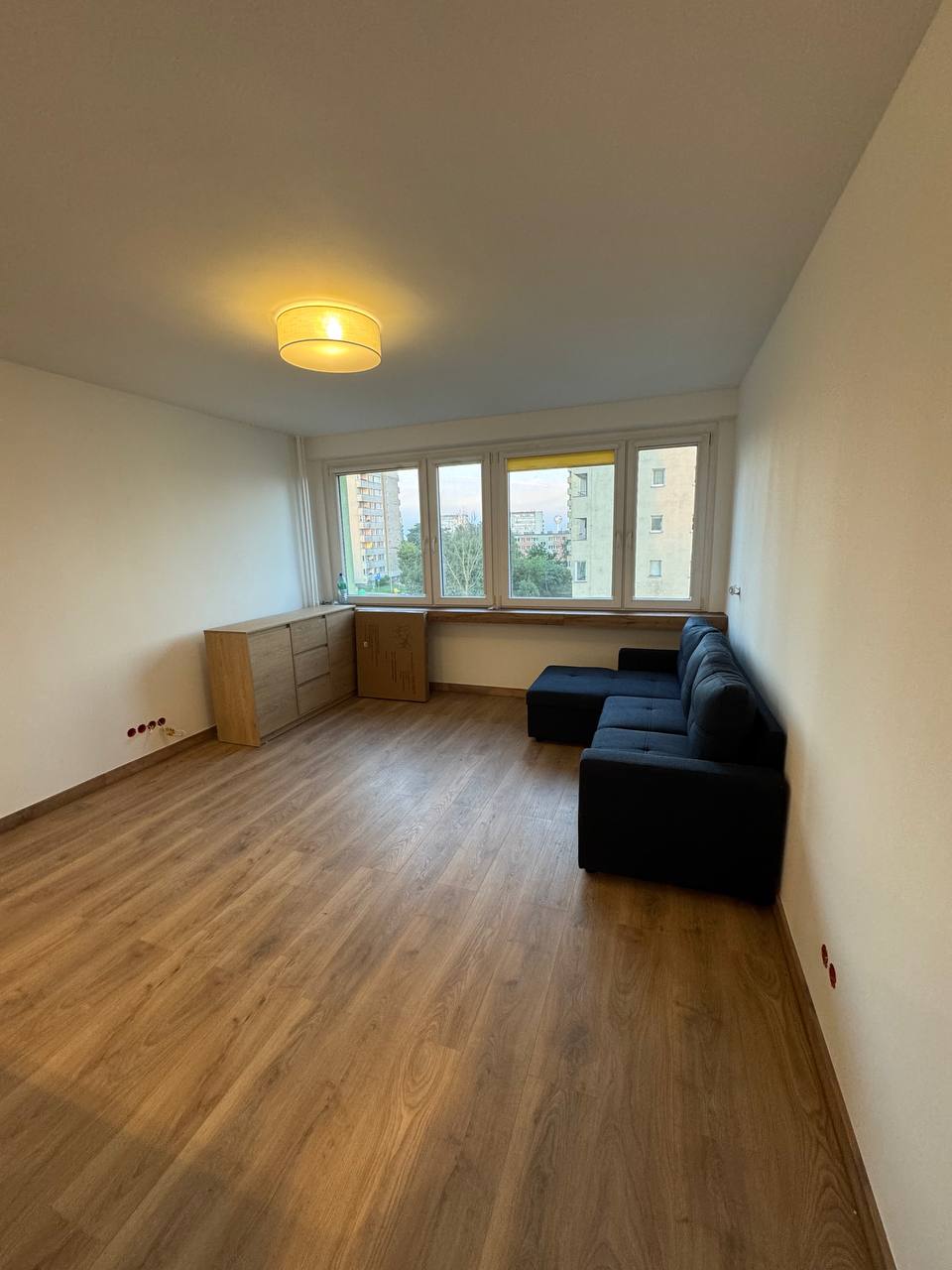 Mycie chodnika i strefy wejściowej